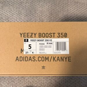 Adidas Yeezy Boost 350 V2 lundmark reflective colorway